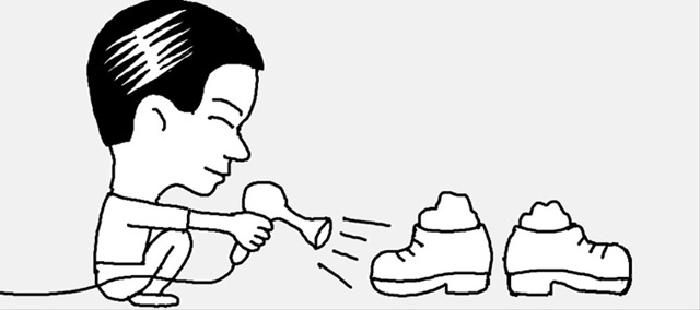 ぬれた革靴を早く乾かすには