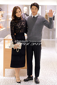 【フォト】Valentinoのイベントに登場したソン・テヨン&クォン・サンウ夫妻