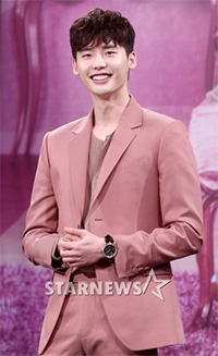 小児ガンの子どもたちのために… イ・ジョンソクが寄付