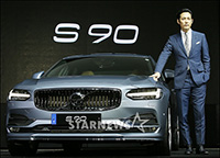 【フォト】新型S90とイ・ジョンジェ