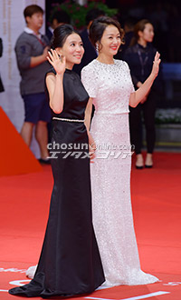 【フォト】ペ・ジョンオク&ソ・ジョンヨン「時の流れ忘れた美しさ」=釜山映画祭