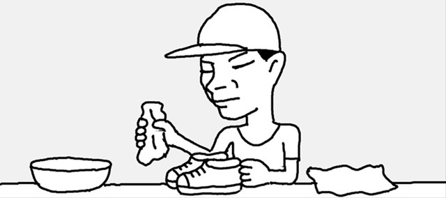 白いキャンバススニーカーを洗う時は