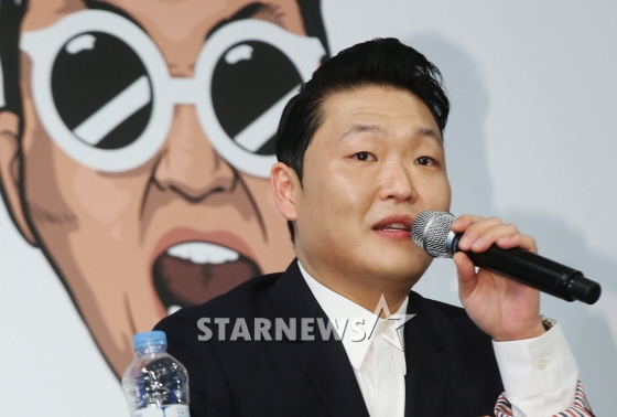 PSY、崔順実氏問題に関するうわさを全面否定