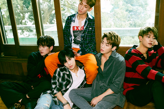 SHINeeの5thアルバム「1and1」、15日発売
