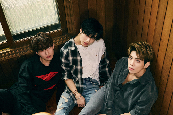 SHINeeの5thアルバム「1and1」、15日発売