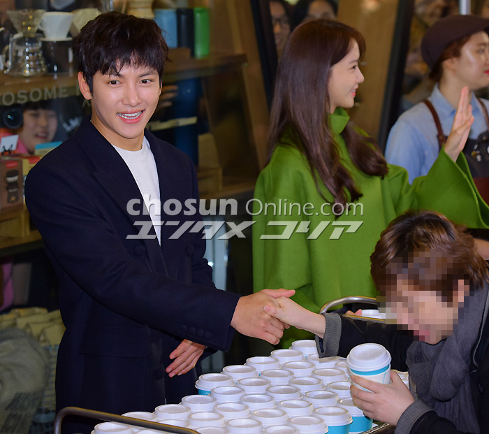 【フォト】少女時代ユナ＆チ・チャンウク「コーヒー配達にきました」