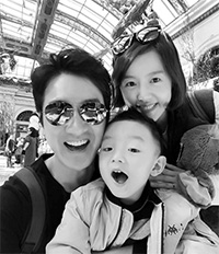 チョン・ジュノ&イ・ハジョン夫妻、仲のいい家族写真を公開