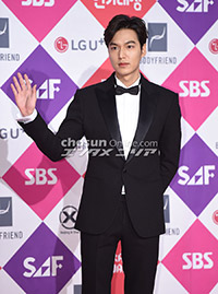 【フォト】見事な「9頭身」イ・ミンホ=SBS演技大賞