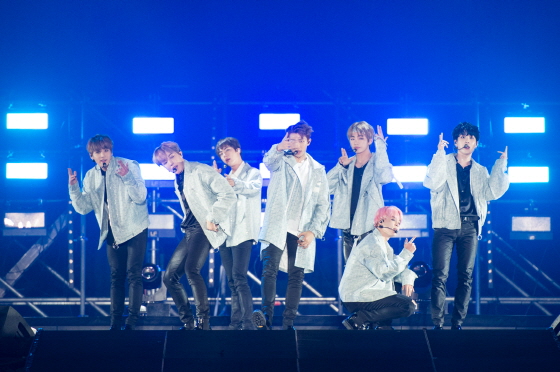 高尺ドームを熱く盛り上げた防弾少年団の「WINGS TOUR」