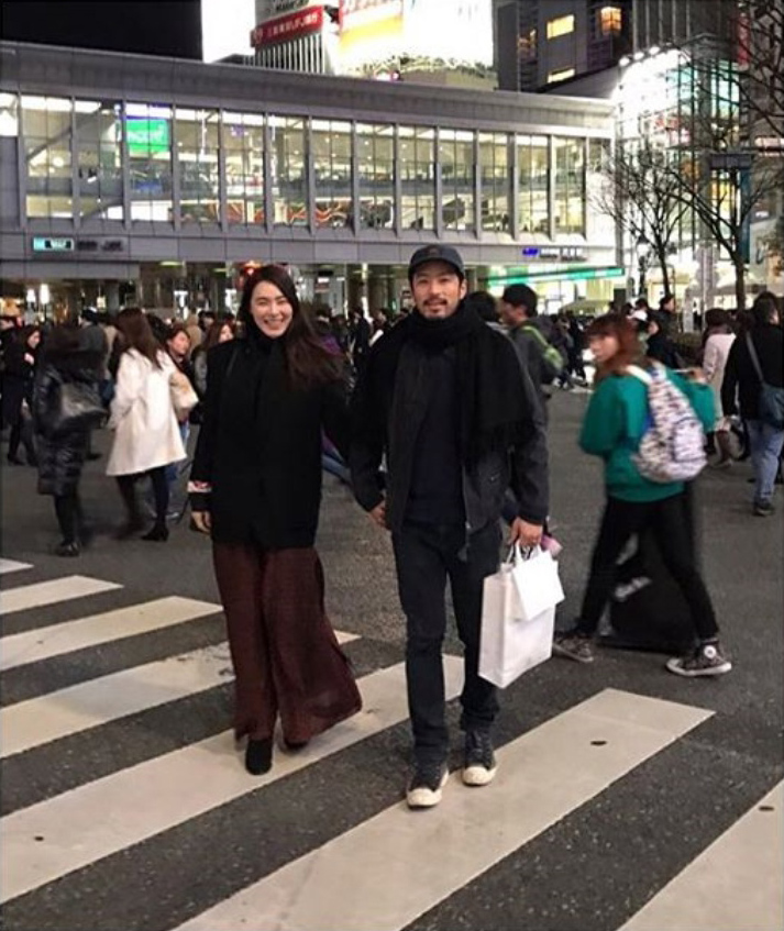 元ASカヒが日本旅行、夫との2ショット写真公開