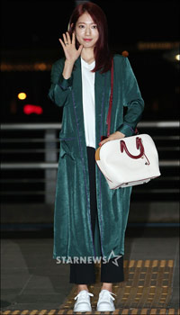 【フォト】モルディブに向かうパク・シネ