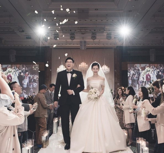 オ・セドゥクが12歳年下女性と結婚「祝福に感謝」