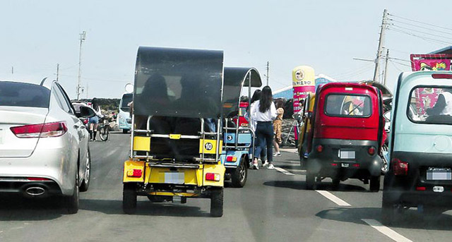 美しい風景広がる小さな島・牛島で交通渋滞が深刻化