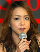 「J-POPの女王」安室奈美恵、来年9月引退へ