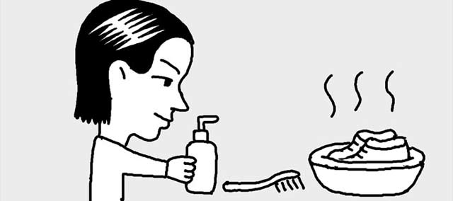 洗剤なしでスニーカーを洗う方法