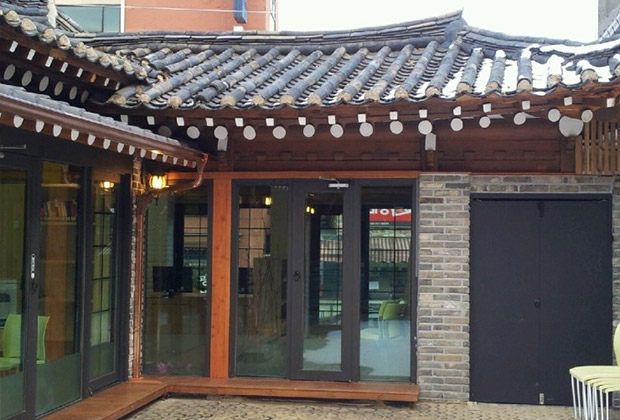 本を読むだけじゃない！　異色の図書館が登場