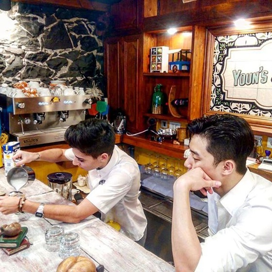 『ユン食堂2』メンバー4人をとらえた団体写真、初公開