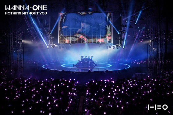Wanna One、プレミアファンコンで3万人と対面