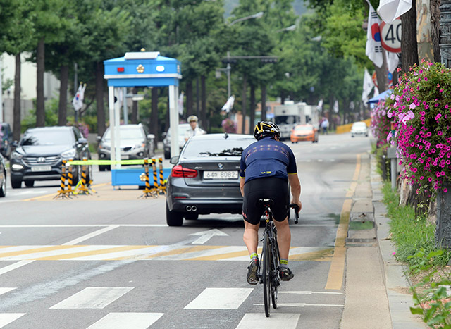 ソウル中心部・鍾路に自転車専用通行帯登場