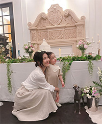イ・ユンジ、娘と一緒にファンの結婚式に出席