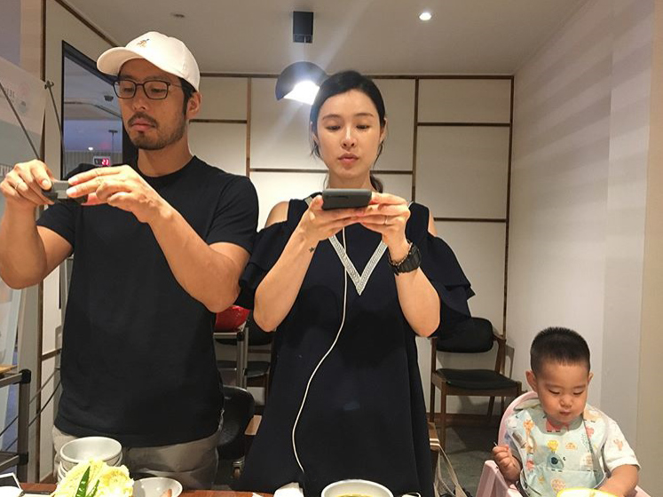 妊娠35週カヒ、済州島家族旅行の模様を公開