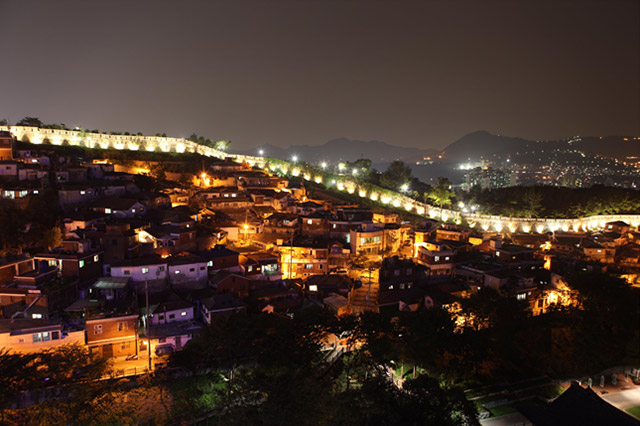 夏の夜に外国人の友だちとソウルの夜景を楽しもう！