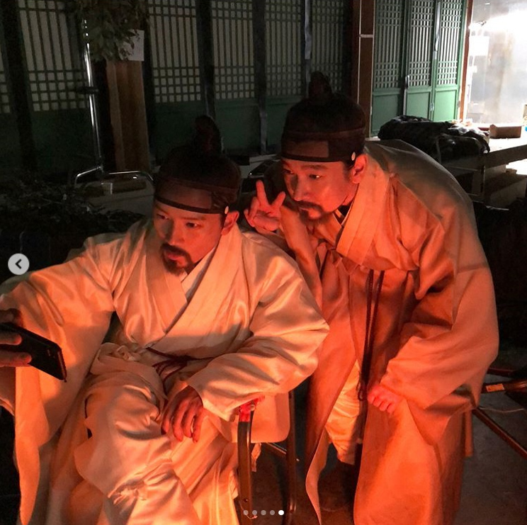 チソン＆チョ・スンウ、素敵な韓服姿の2ショット