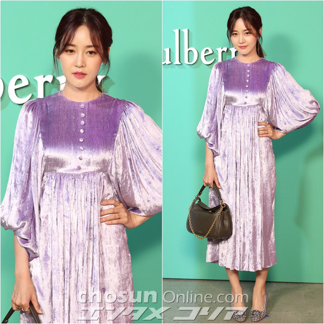 セレブファッション：ソン・ユリ、紫のベルベットワンピが上品