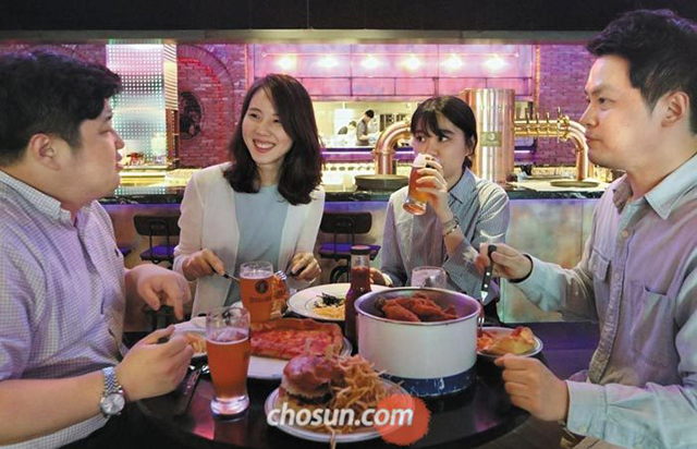 韓国で今、昼酒を楽しむサラリーマンが増加