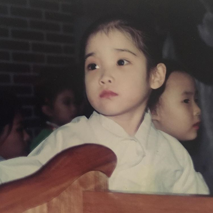 IU、デビュー10周年に合わせ子どものころの写真公開
