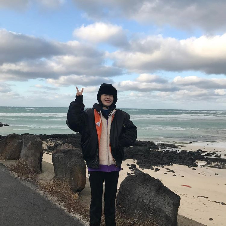 IU、済州島旅行の写真を公開