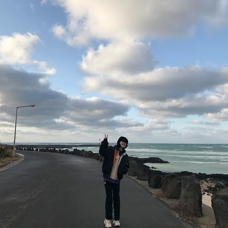 IU、済州島旅行の写真を公開
