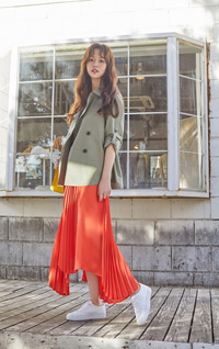 【フォト】キム・ソヒョン、春の香り漂うファッション