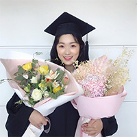 花束よりも輝かしく…キム・へユンが大学卒業