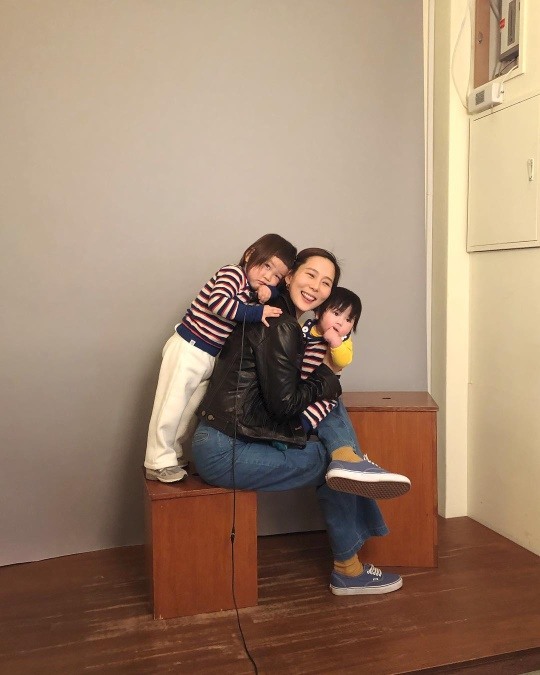 キム・ナヨン、子どもたちと楽しく自撮り