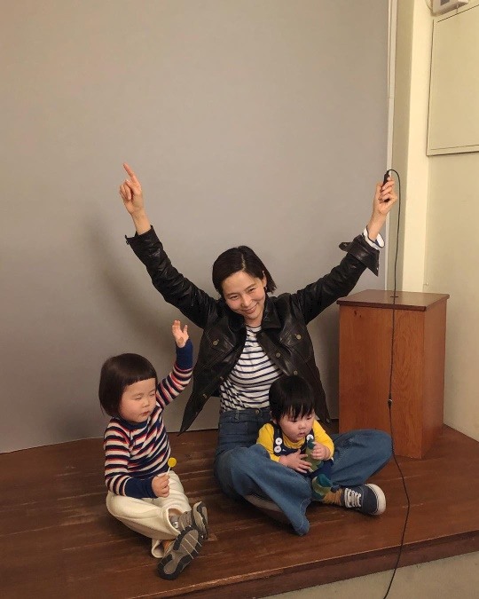 キム・ナヨン、子どもたちと楽しく自撮り