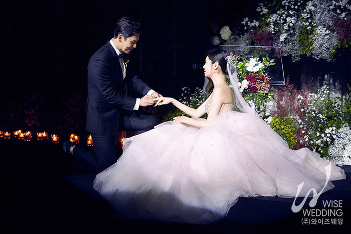 チュ・ジャヒョン＆ユー・シャオグァン、結婚式の写真公開