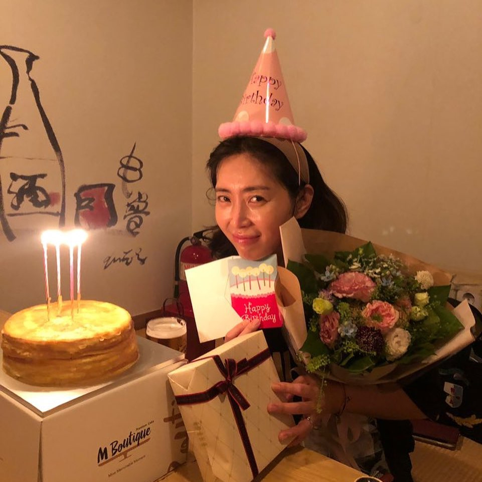 ソン・ユナ、ママ友ら企画の誕生パーティーに感激！