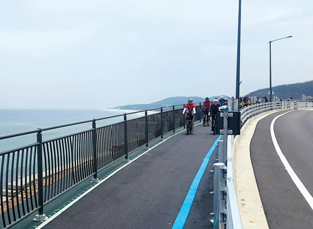 江原東海岸サイクリングロード開通、自転車で走り抜けよう！