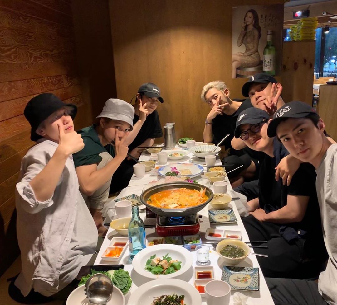 EXO　D.O.入隊前の食事会写真公開