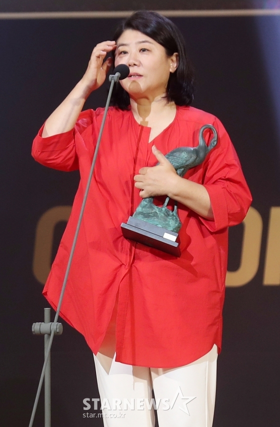 『パラサイト』四冠、主演賞はチュ・ジフン＆チョ・ヨジョン＝春史映画賞