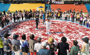 1000ウォンで唐辛子詰め放題！　青陽で唐辛子・クコ祭り開催