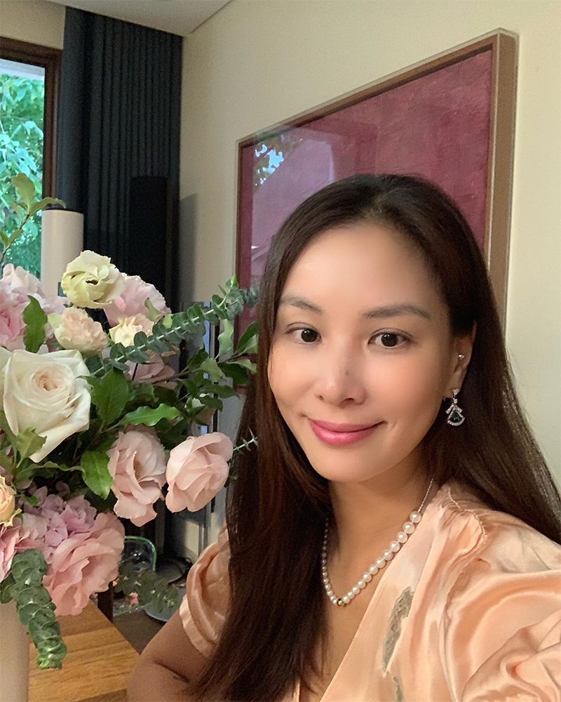 47歳コ・ソヨン、花に囲まれ華やかな誕生会