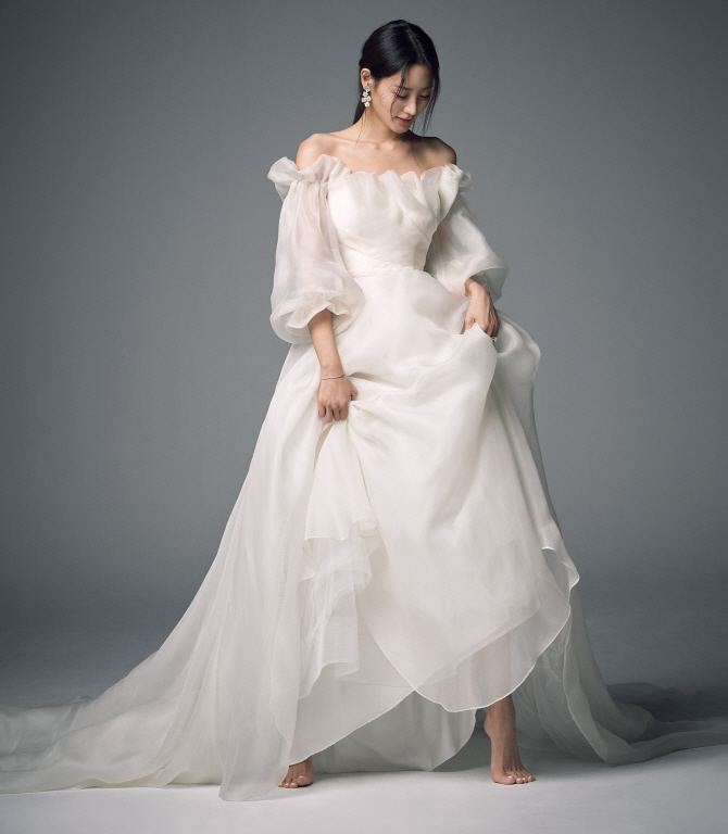 14日結婚…純白のスヒョン、ウエディングドレス姿を公開