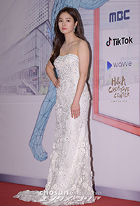 【フォト】シン・セギョン「まぶしいドレス姿」=「2019 MBC演技大賞」