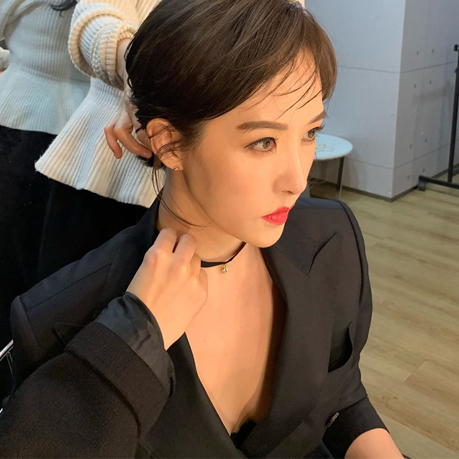 キム・ソナ、ホットパンツで美脚あらわに＝「2019 MBC演技大賞」