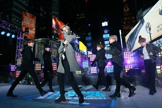 BTS「ニューヨークで新年のカウントダウン、感激してる」