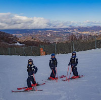 ソン・イルグク、スキーを楽しむ三つ子の近況を公開