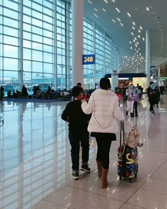 空港もランウェイに…ソン・ユナならではの気品ある雰囲気