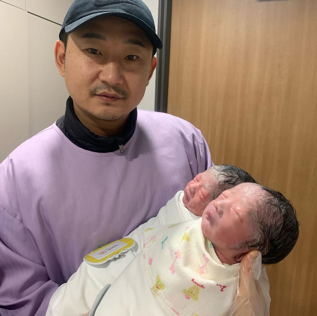 元サッカー選手の李天秀に双子が誕生